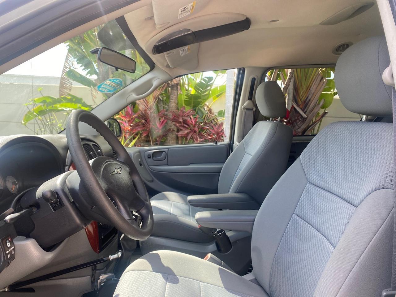 2006 Chrysler T&C BRAUN ENTERVAN HANDICAP LOW MILES 64,097 Pompano Beach FL
