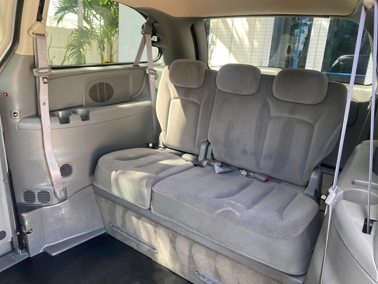 2006 Chrysler T&C BRAUN ENTERVAN HANDICAP LOW MILES 64,097 Pompano Beach FL