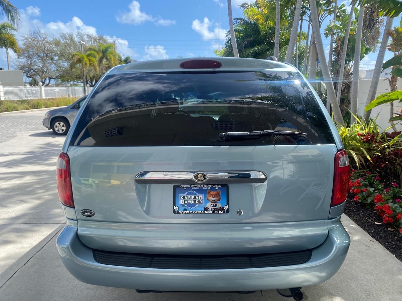 2006 Chrysler T&C BRAUN ENTERVAN HANDICAP LOW MILES 64,097 Pompano Beach FL