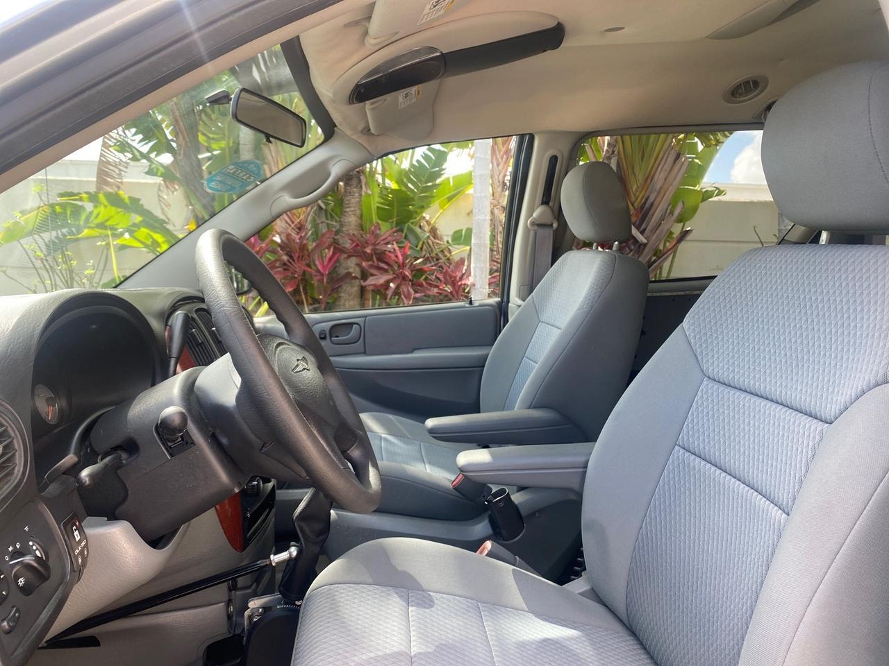2006 Chrysler T&C BRAUN ENTERVAN HANDICAP LOW MILES 64,097 Pompano Beach FL