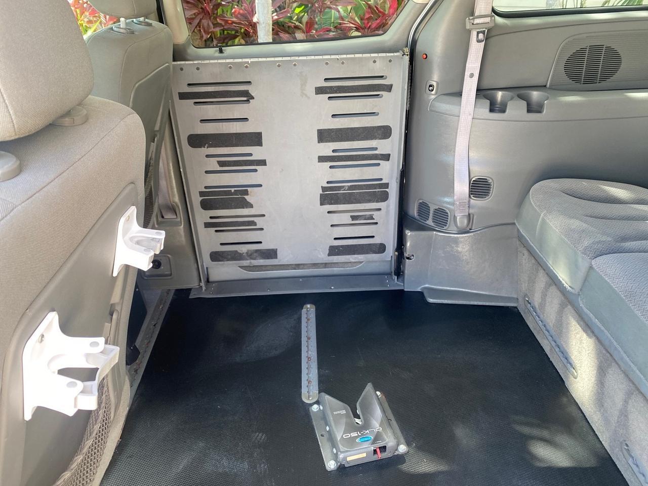 2006 Chrysler T&C BRAUN ENTERVAN HANDICAP LOW MILES 64,097 Pompano Beach FL