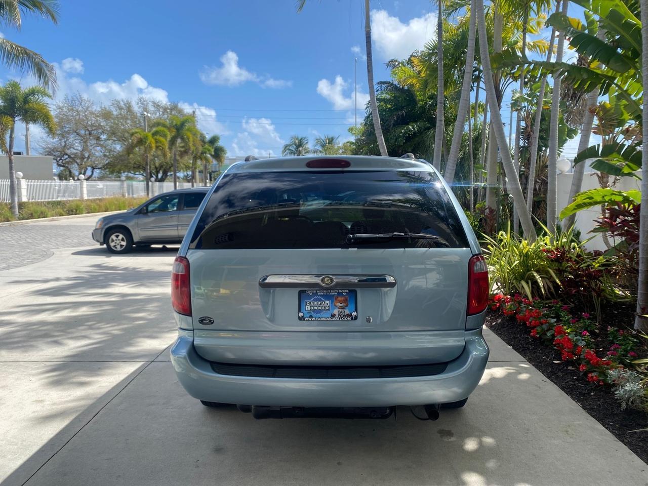 2006 Chrysler T&C BRAUN ENTERVAN HANDICAP LOW MILES 64,097 Pompano Beach FL