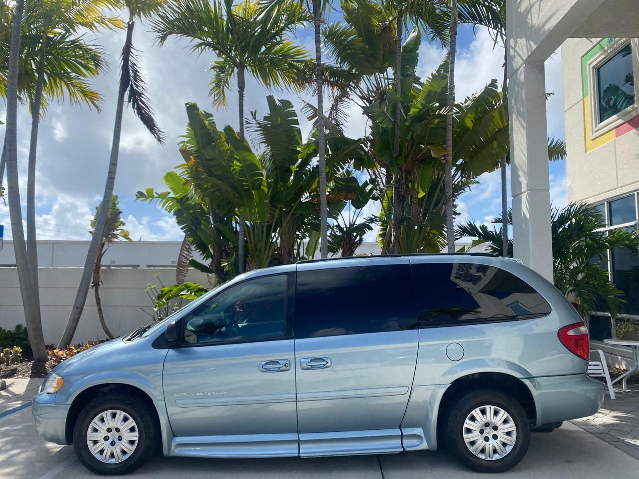 2006 Chrysler T&C BRAUN ENTERVAN HANDICAP LOW MILES 64,097 Pompano Beach FL