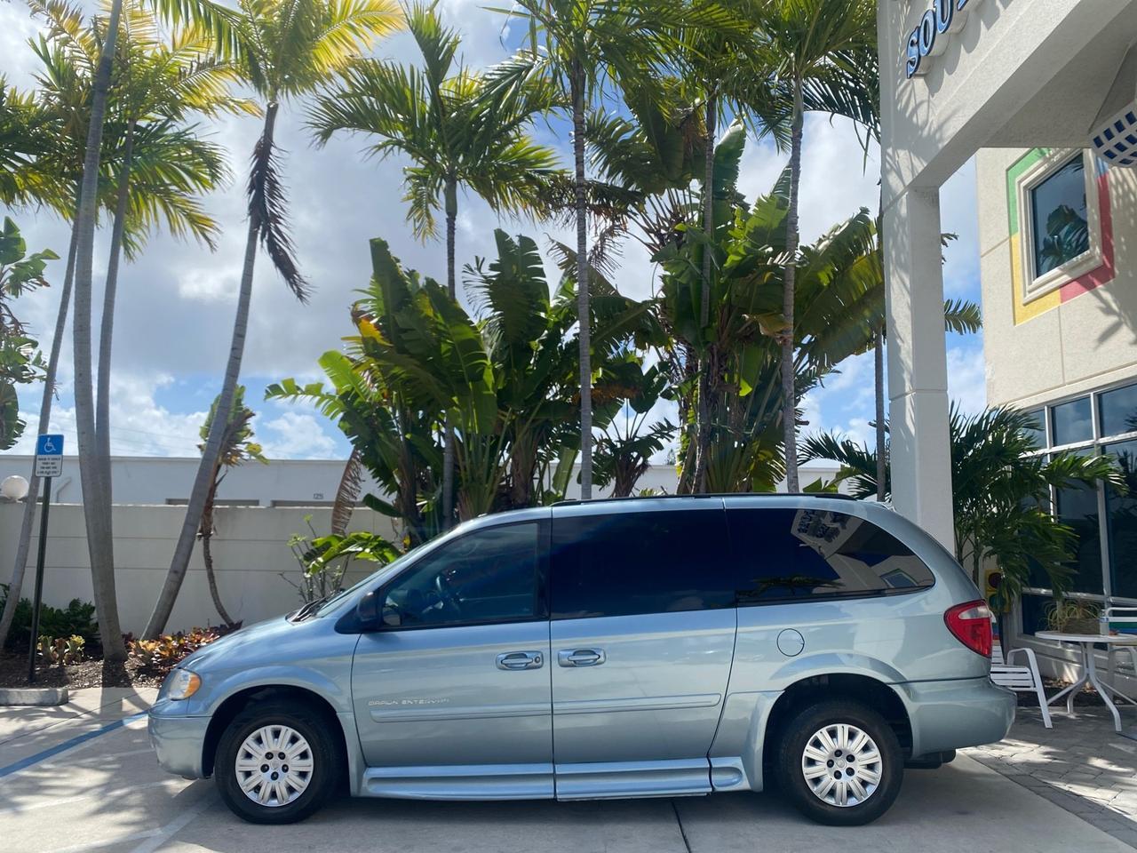2006 Chrysler T&C BRAUN ENTERVAN HANDICAP LOW MILES 64,097 Pompano Beach FL