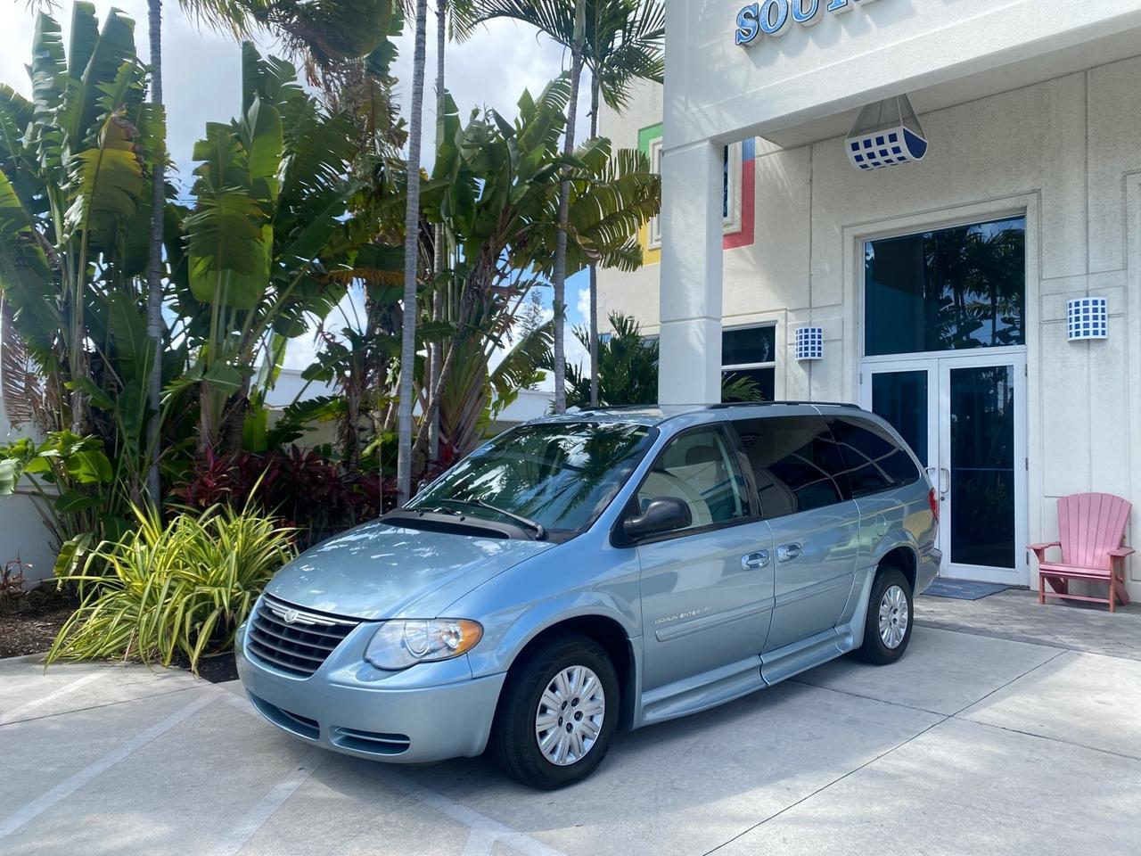 2006 Chrysler T&C BRAUN ENTERVAN HANDICAP LOW MILES 64,097 Pompano Beach FL