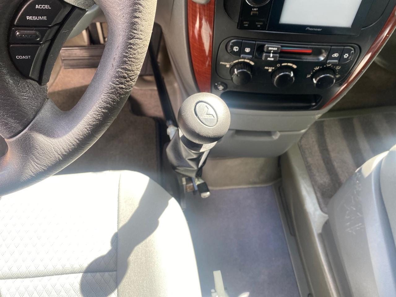 2006 Chrysler T&C BRAUN ENTERVAN LOW MILES 64,097 Pompano Beach FL