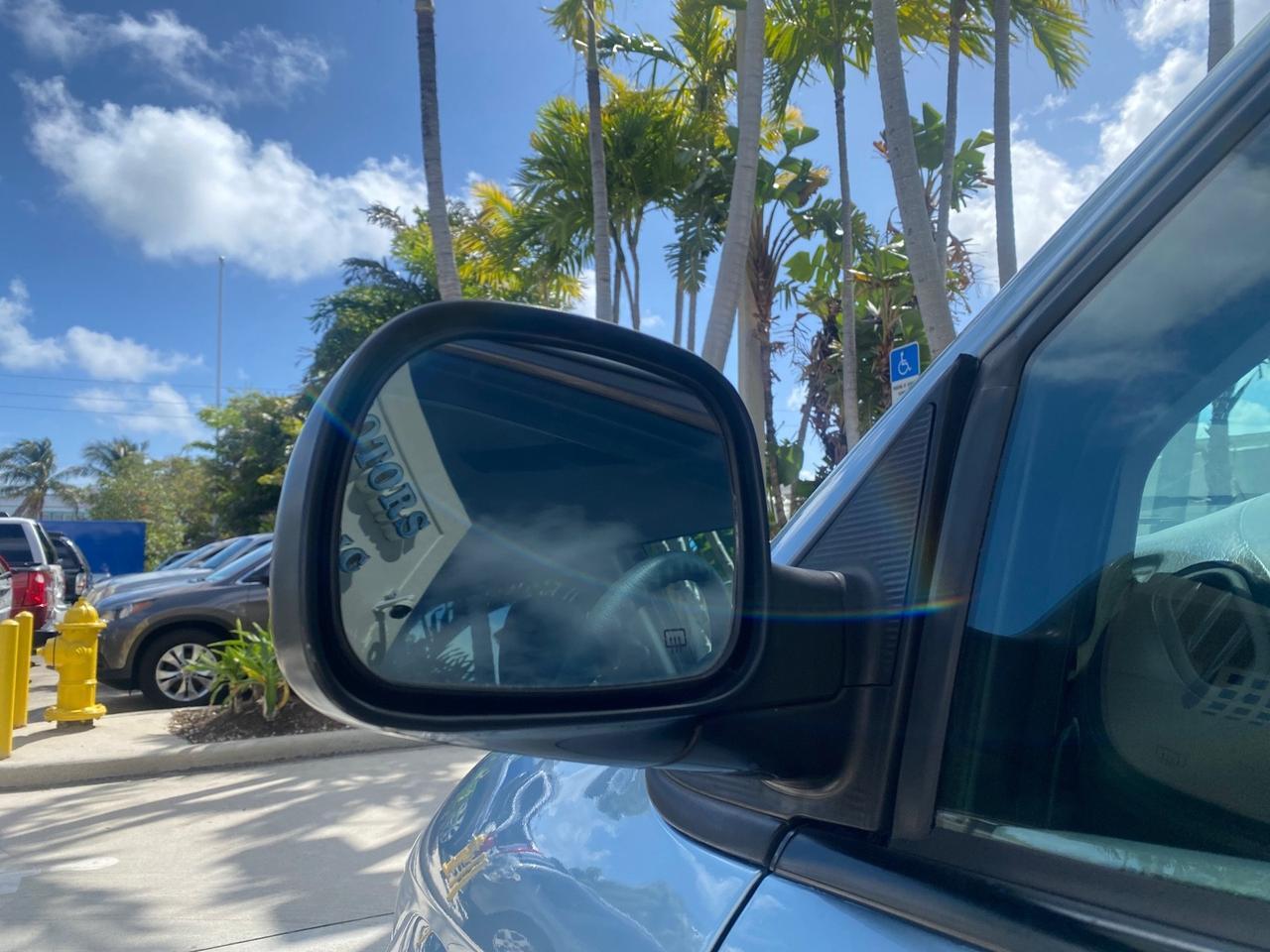 2006 Chrysler T&C BRAUN ENTERVAN LOW MILES 64,097 Pompano Beach FL