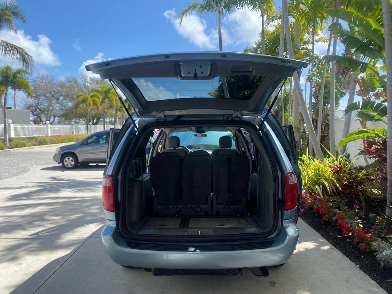 2006 Chrysler T&C BRAUN ENTERVAN LOW MILES 64,097 Pompano Beach FL