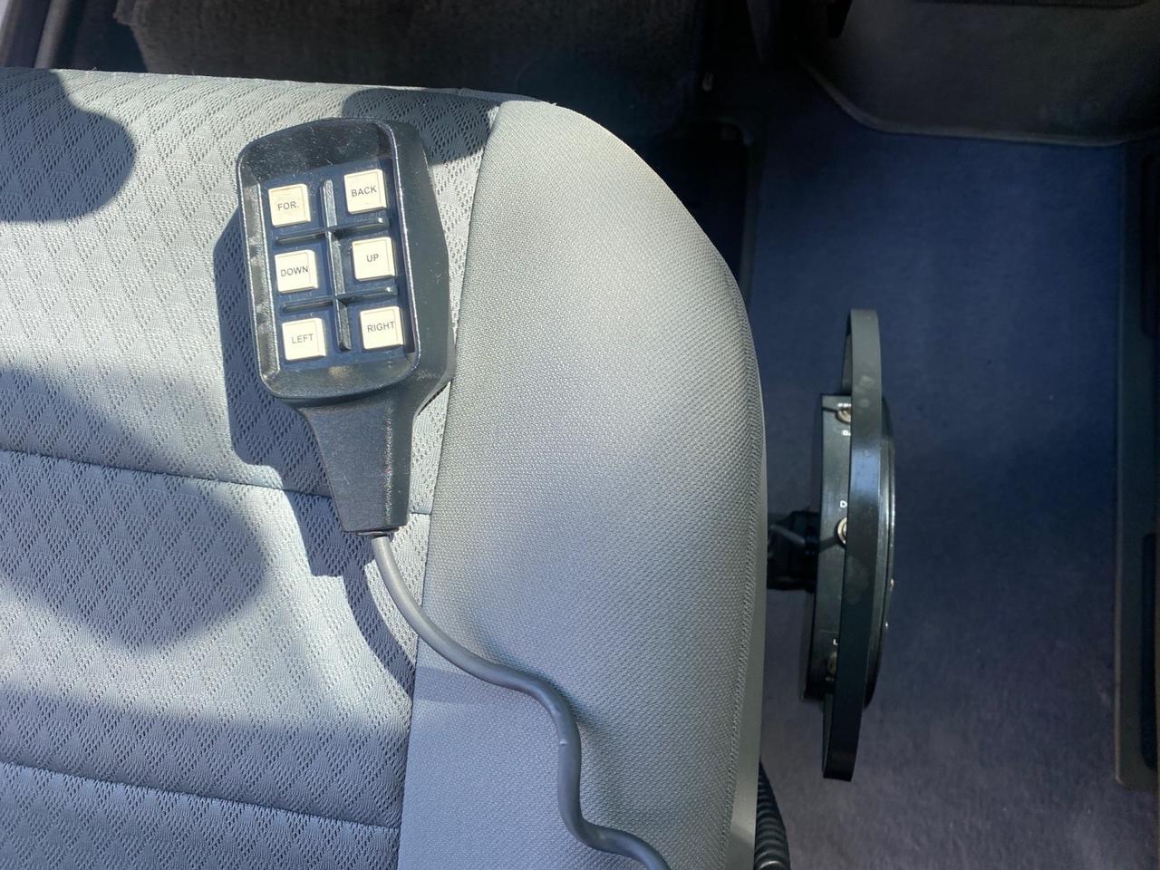 2006 Chrysler T&C BRAUN ENTERVAN LOW MILES 64,097 Pompano Beach FL