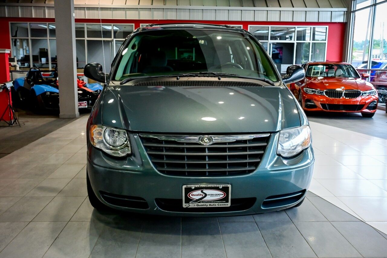 2006 Chrysler Town & Country LWB Touring