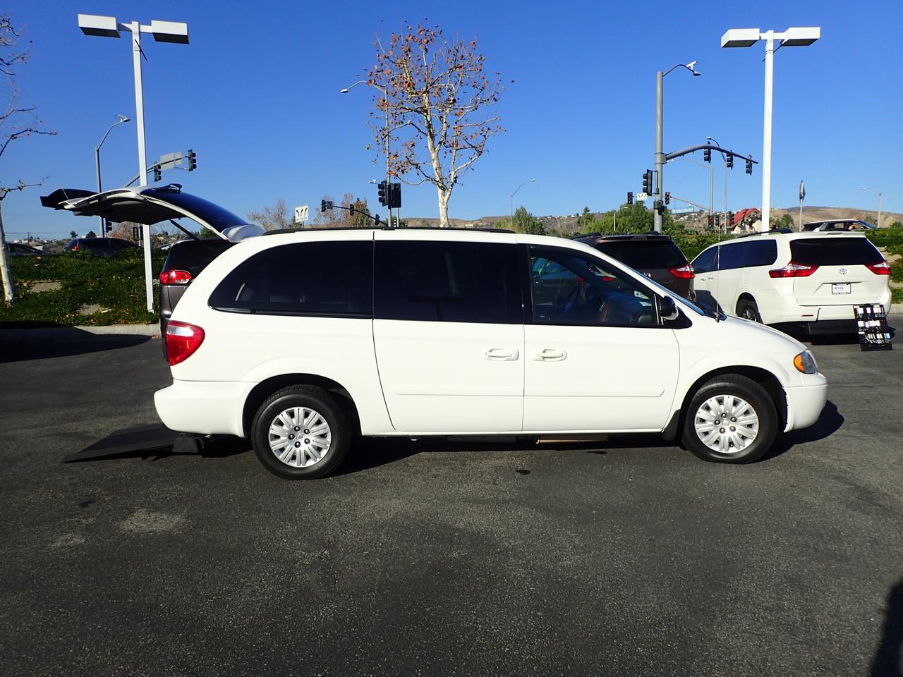 Used 2006 Chrysler TOWN & COUNTRY LX in Anaheim CA