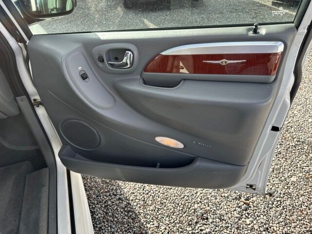 2006 Chrysler Town & Country Ltd Braun Wheelchair Van Ashland VA