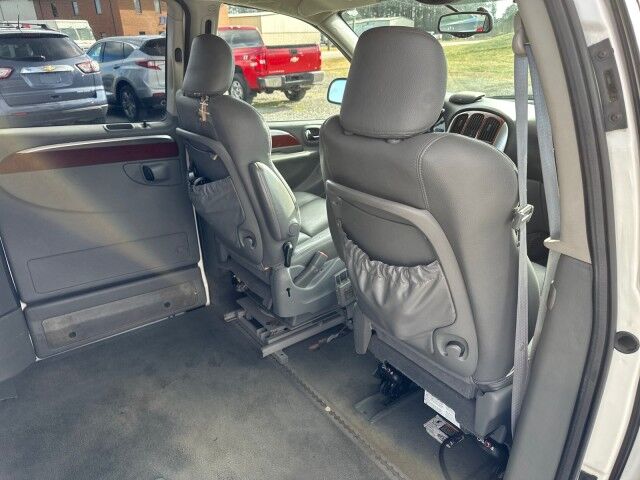 2006 Chrysler Town & Country Ltd Braun Wheelchair Van Ashland VA