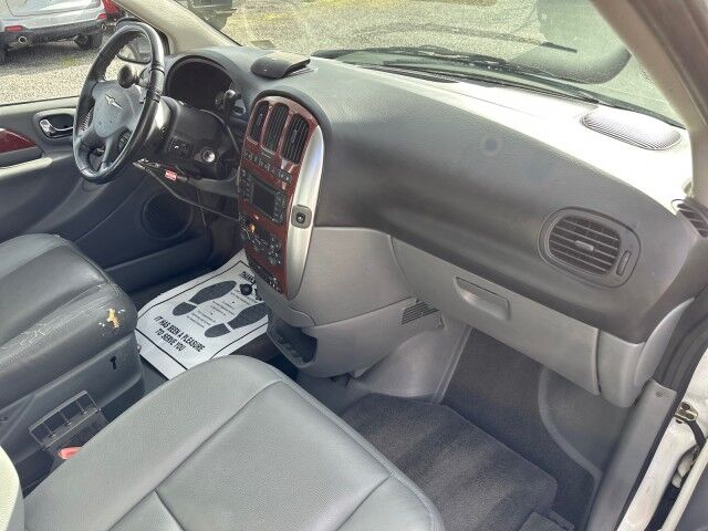 2006 Chrysler Town & Country Ltd Braun Wheelchair Van Ashland VA