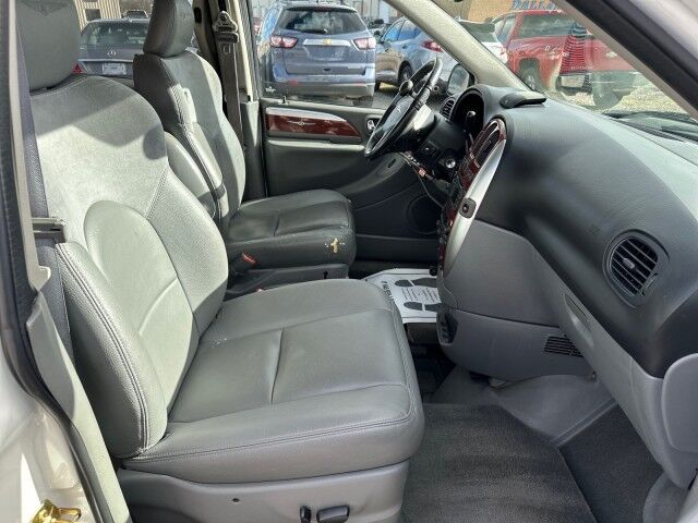 2006 Chrysler Town & Country Ltd Braun Wheelchair Van Ashland VA