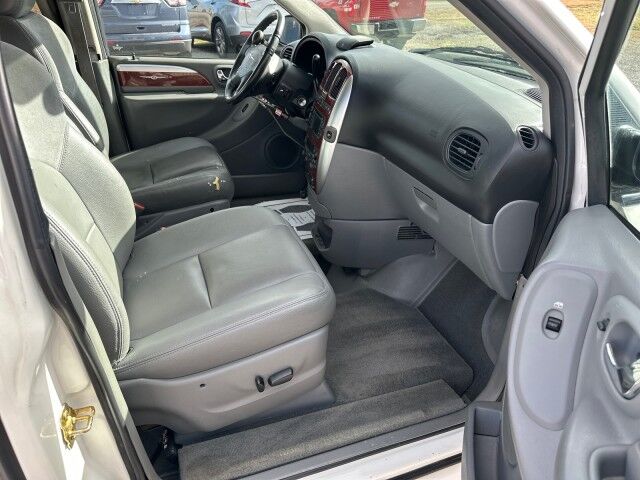 2006 Chrysler Town & Country Ltd Braun Wheelchair Van Ashland VA