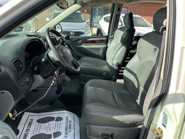 2006 Chrysler Town & Country Ltd Braun Wheelchair Van Ashland VA