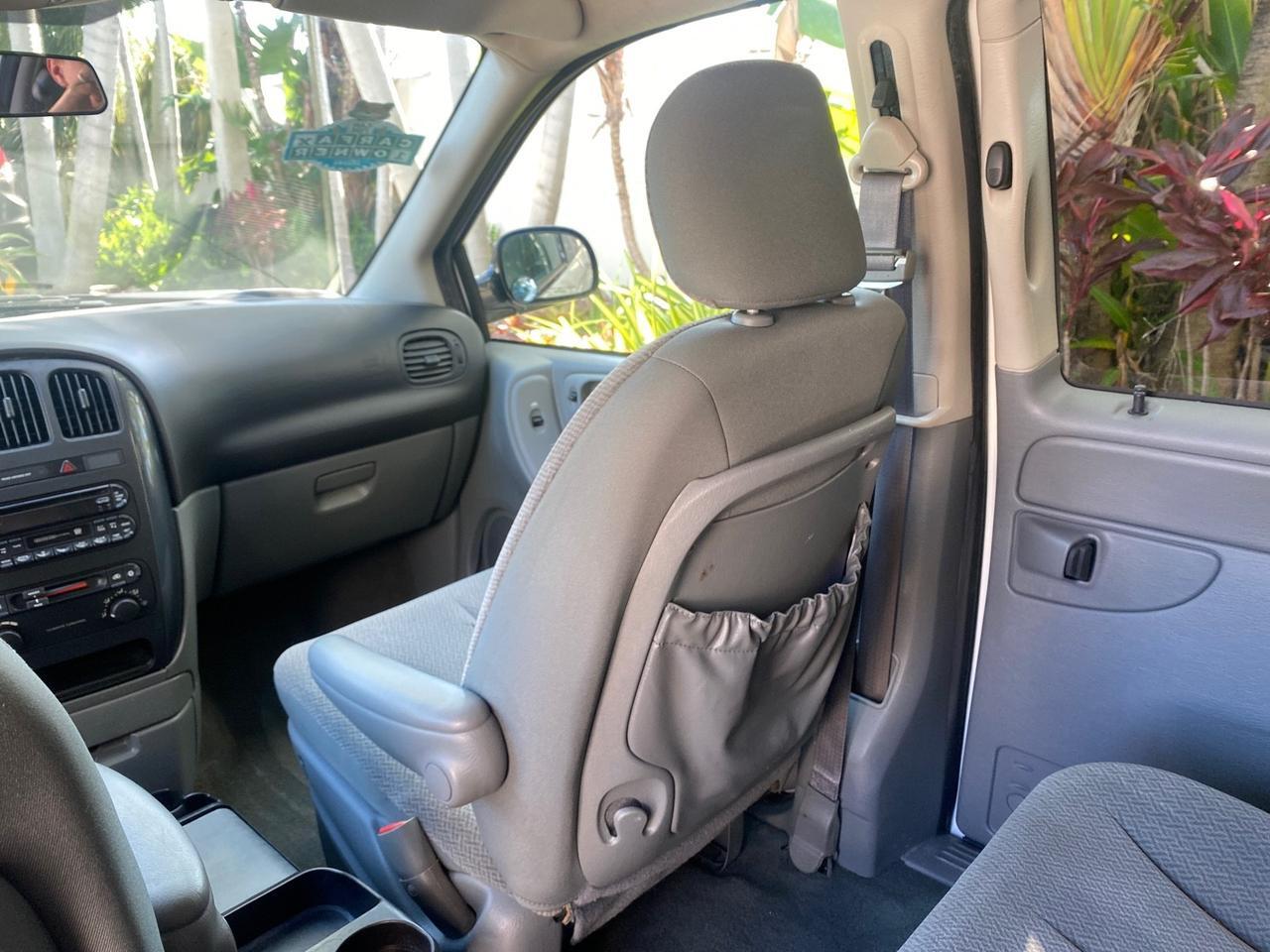 2006 Dodge Caravan SXT LOW MILES 28,367 1 OWNER HANDICAP LIFT Pompano Beach FL