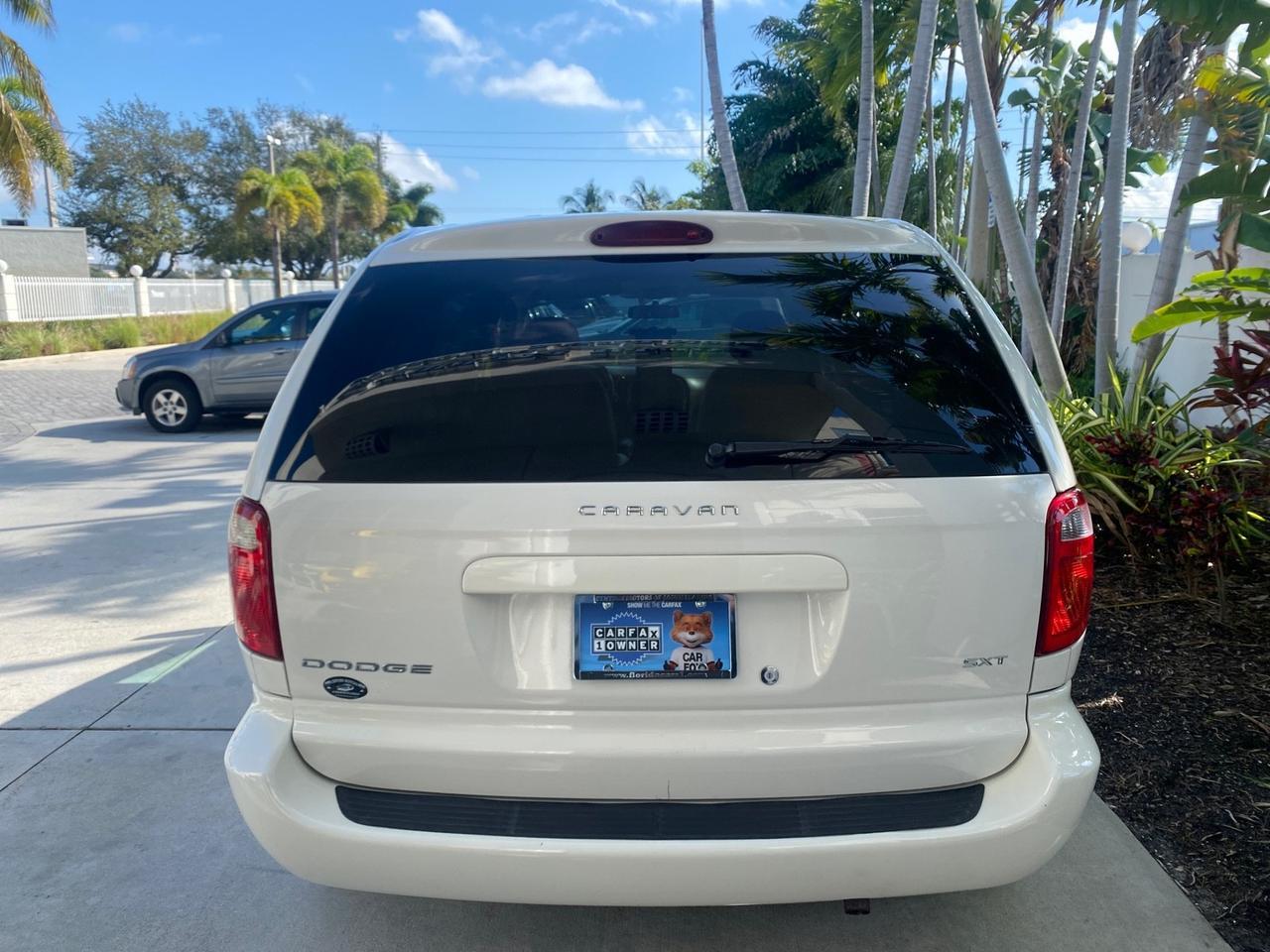2006 Dodge Caravan SXT LOW MILES 28,367 1 OWNER HANDICAP LIFT Pompano Beach FL