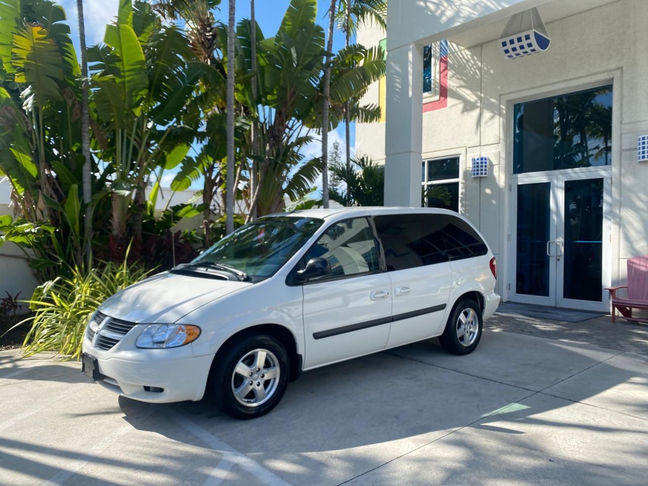 2006 Dodge Caravan SXT LOW MILES 28,367 1 OWNER HANDICAP LIFT Pompano Beach FL