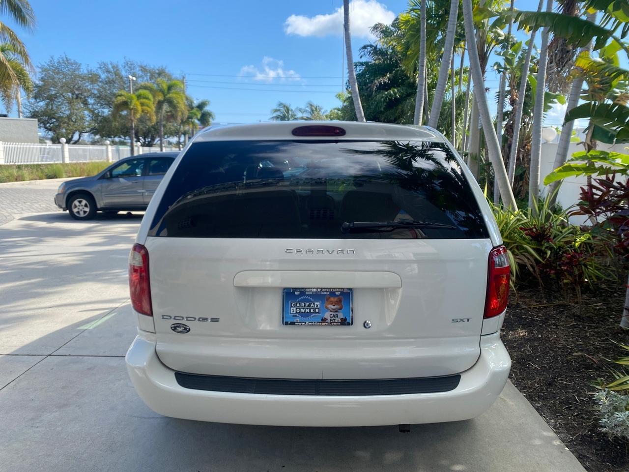 2006 Dodge Caravan SXT LOW MILES 28,367 1 OWNER HANDICAP LIFT Pompano Beach FL
