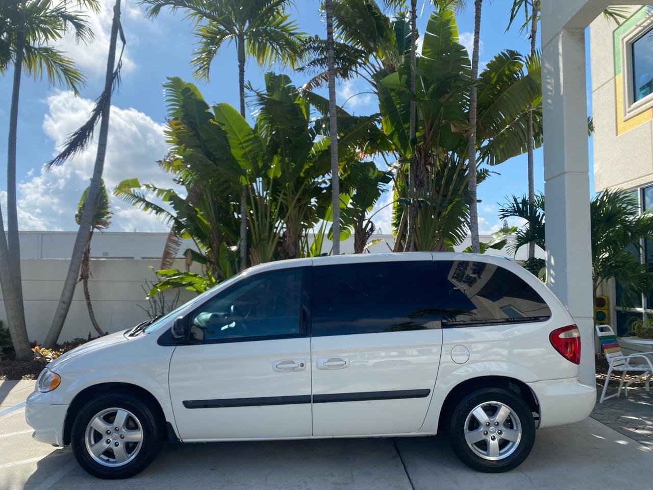 2006 Dodge Caravan SXT LOW MILES 28,367 1 OWNER HANDICAP LIFT Pompano Beach FL