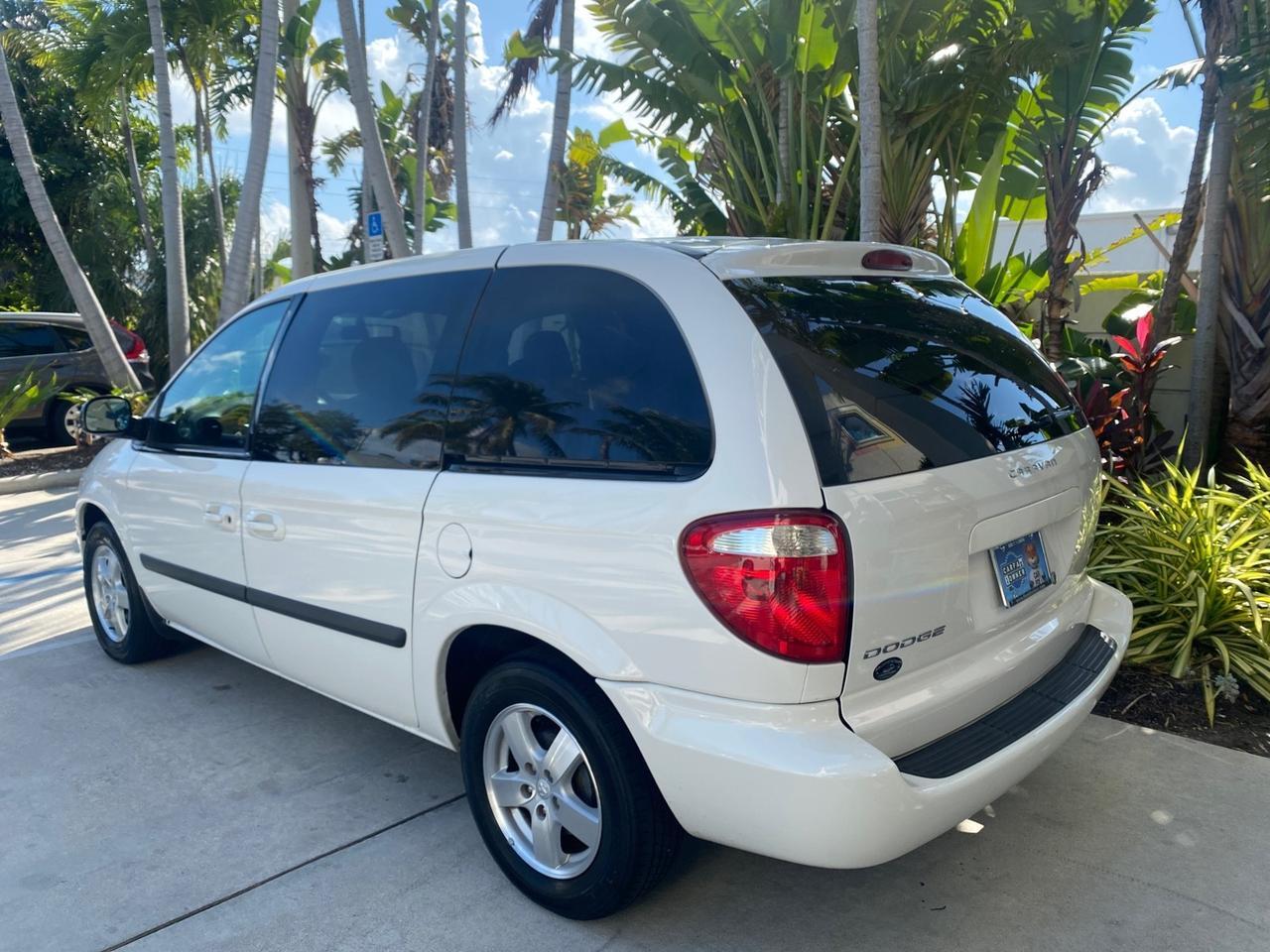 2006 Dodge Caravan SXT LOW MILES 28,367 1 OWNER HANDICAP LIFT Pompano Beach FL
