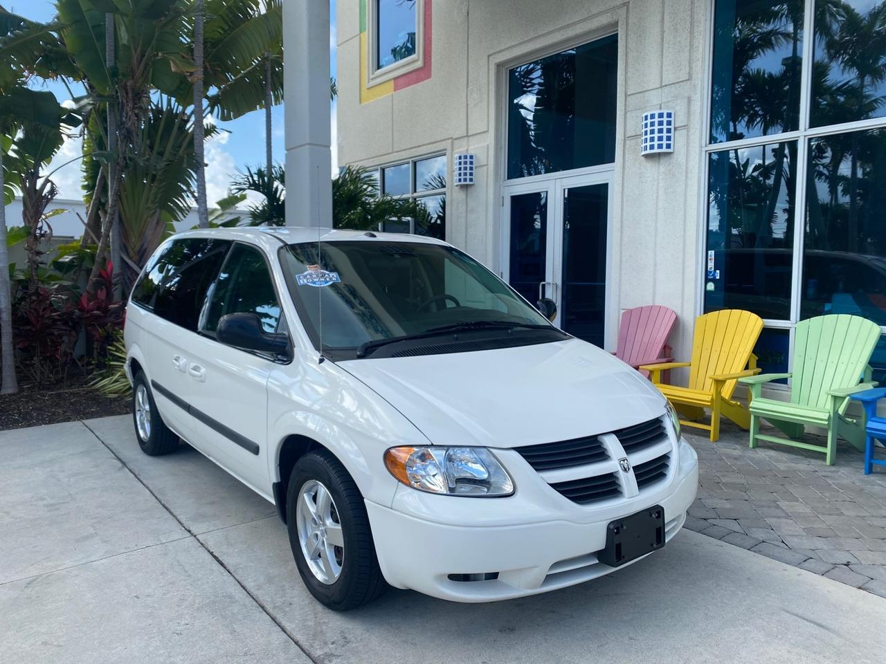 2006 Dodge Caravan SXT LOW MILES 28,367 1 OWNER HANDICAP LIFT