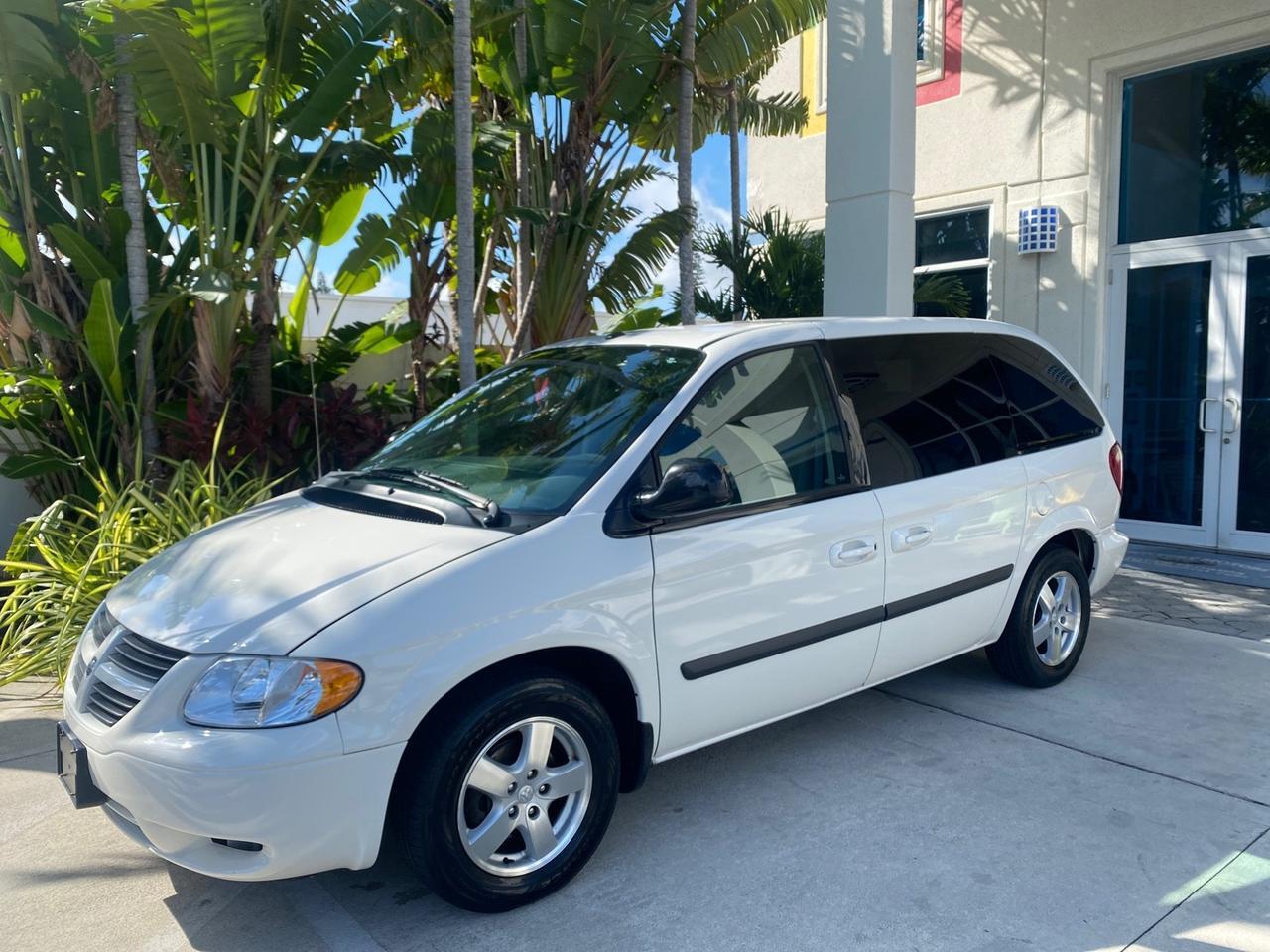 2006 Dodge Caravan SXT LOW MILES 28,367 1 OWNER HANDICAP LIFT Pompano Beach FL