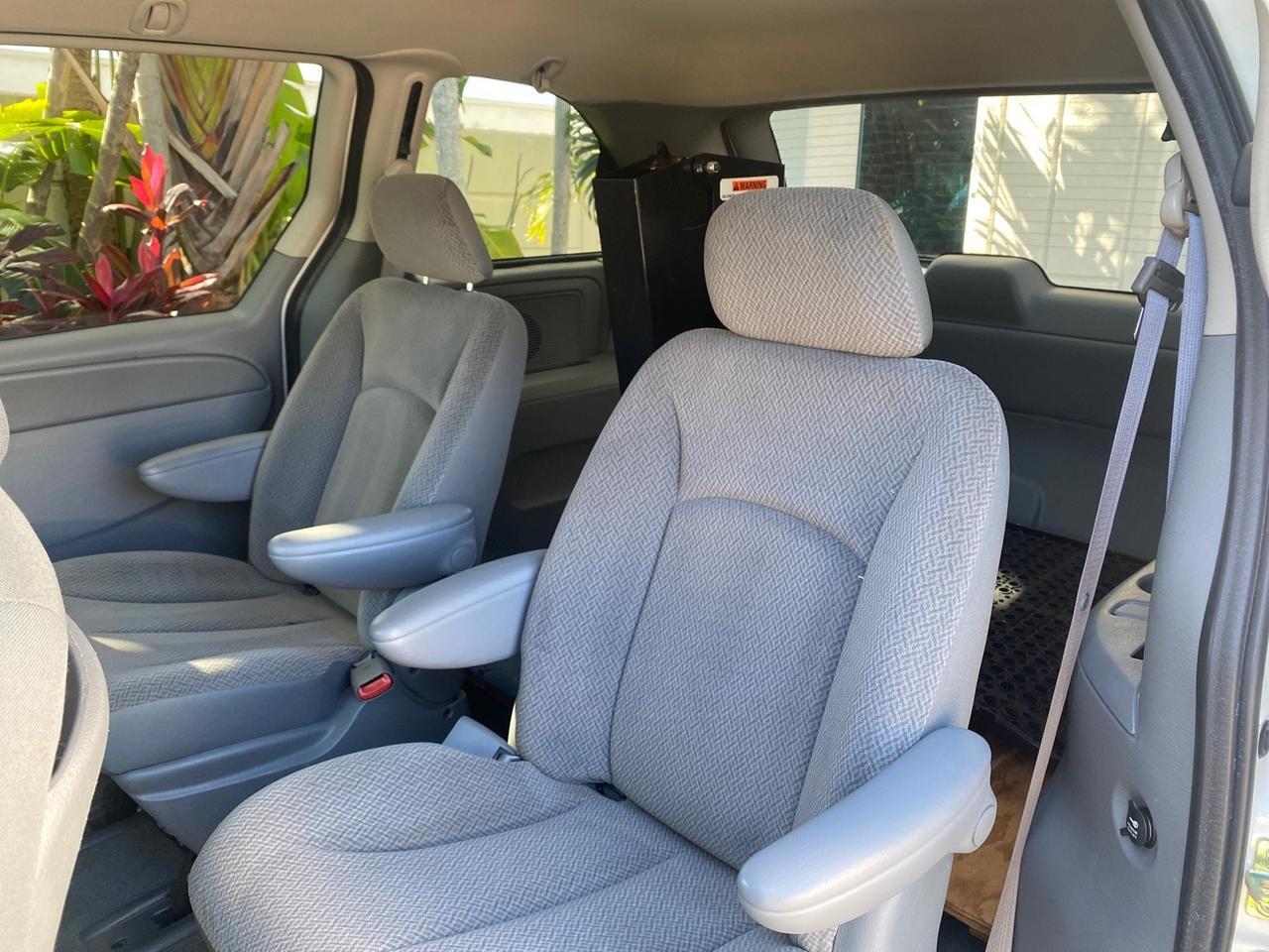 2006 Dodge Caravan SXT LOW MILES 28,367 1 OWNER HANDICAP LIFT Pompano Beach FL