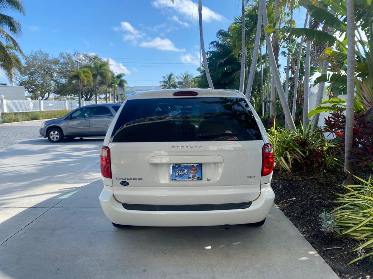 2006 Dodge Caravan SXT LOW MILES 28,367 1 OWNER HANDICAP LIFT Pompano Beach FL