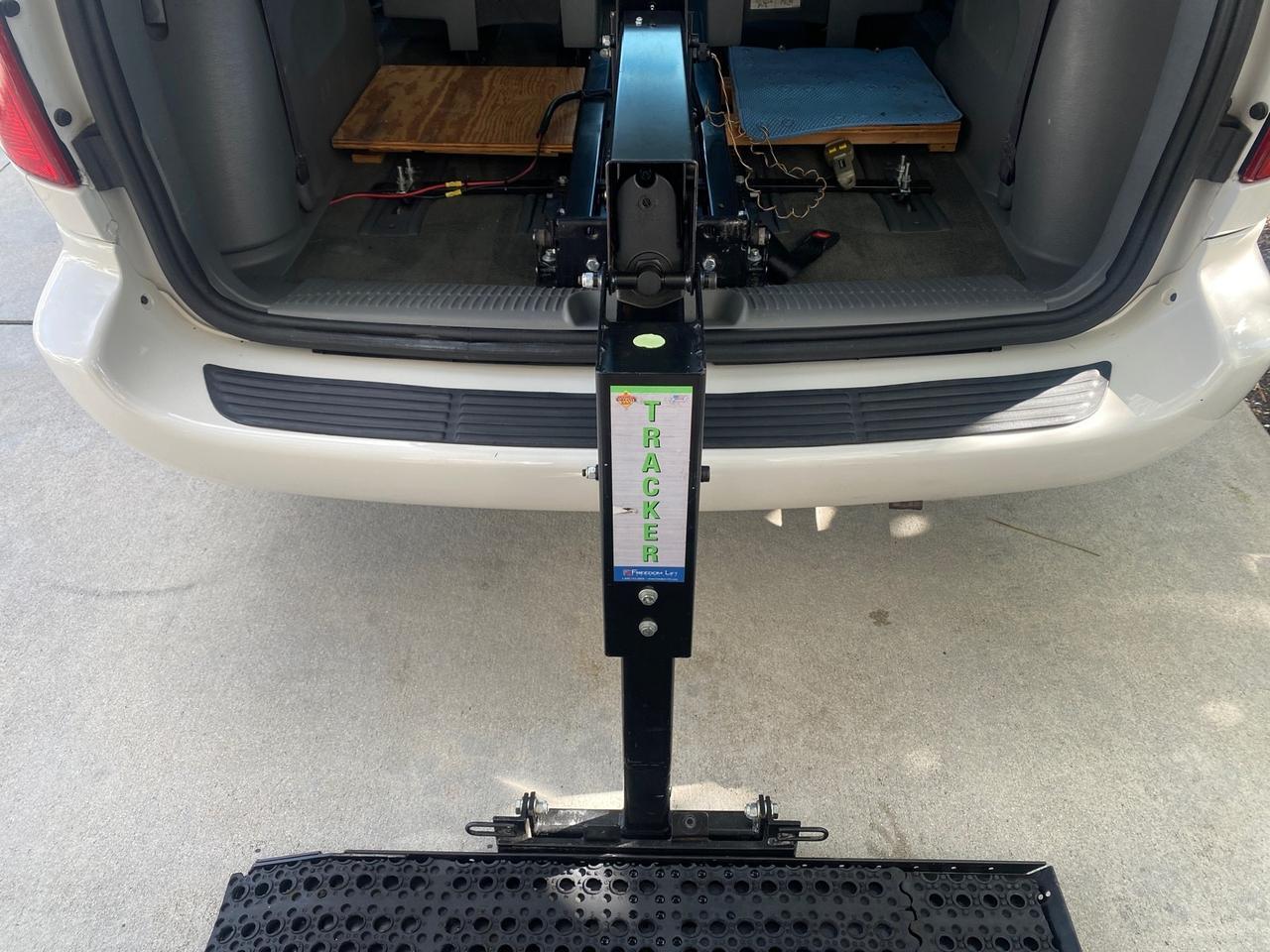 2006 Dodge Caravan SXT LOW MILES 28,367 1 OWNER HANDICAP LIFT Pompano Beach FL