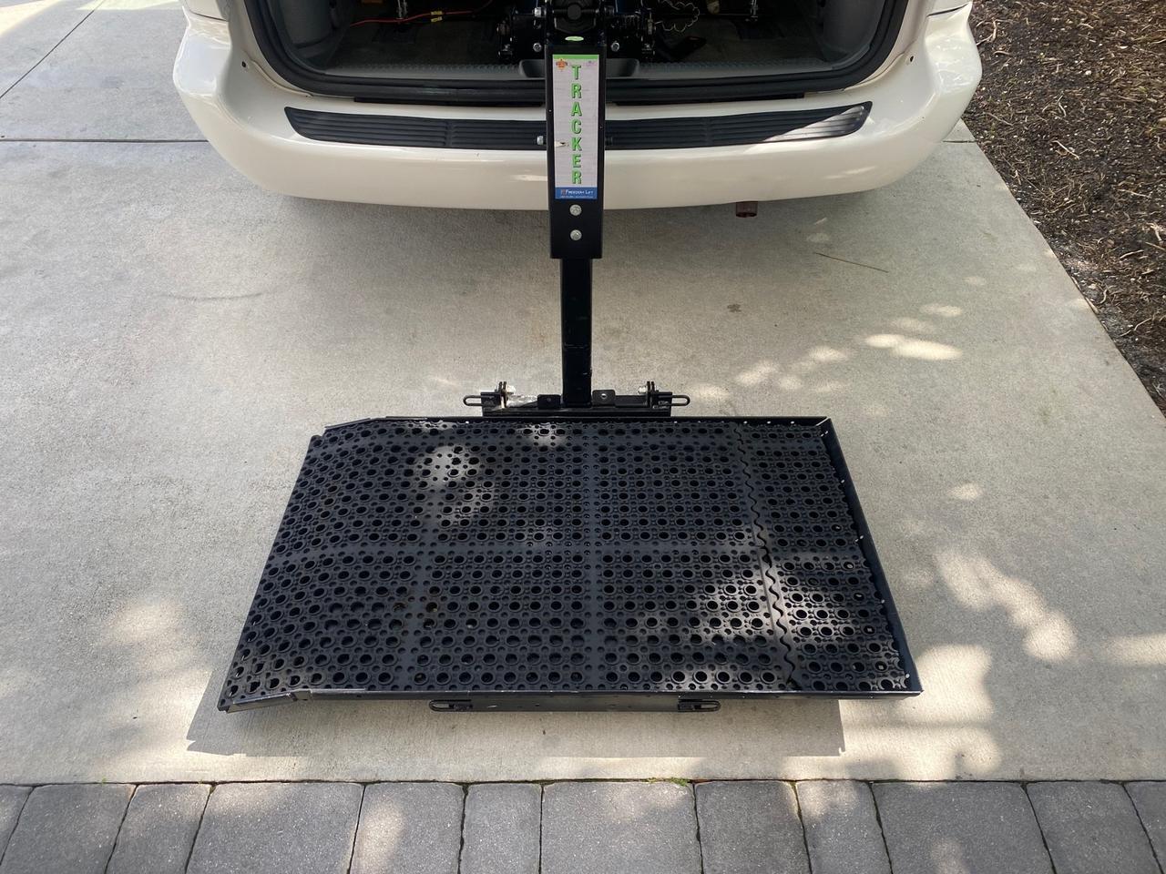 2006 Dodge Caravan SXT LOW MILES 28,367 1 OWNER HANDICAP LIFT Pompano Beach FL