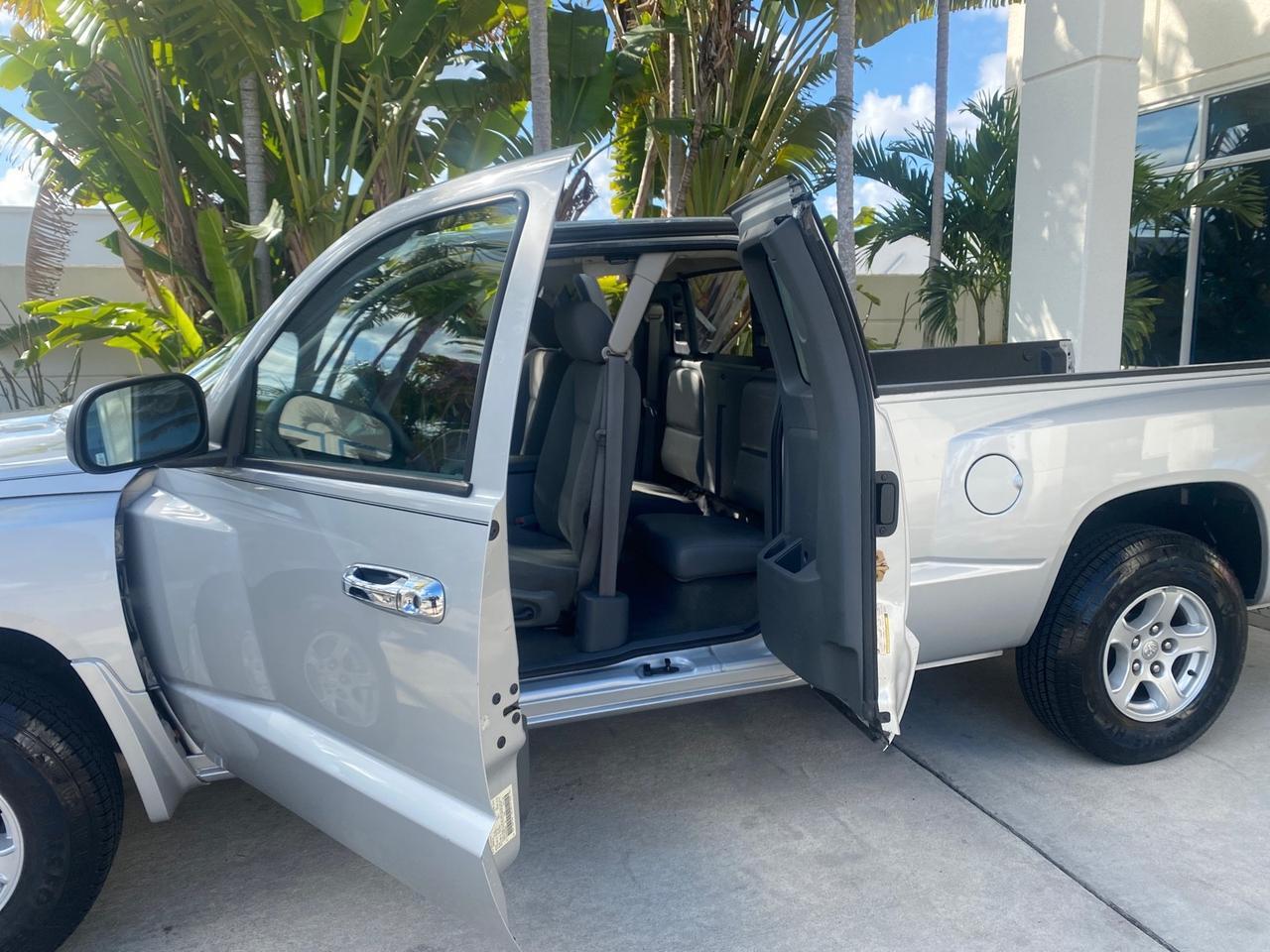 2006 Dodge Dakota SLT CLUB CAB LOW MILES 55,990 Pompano Beach FL