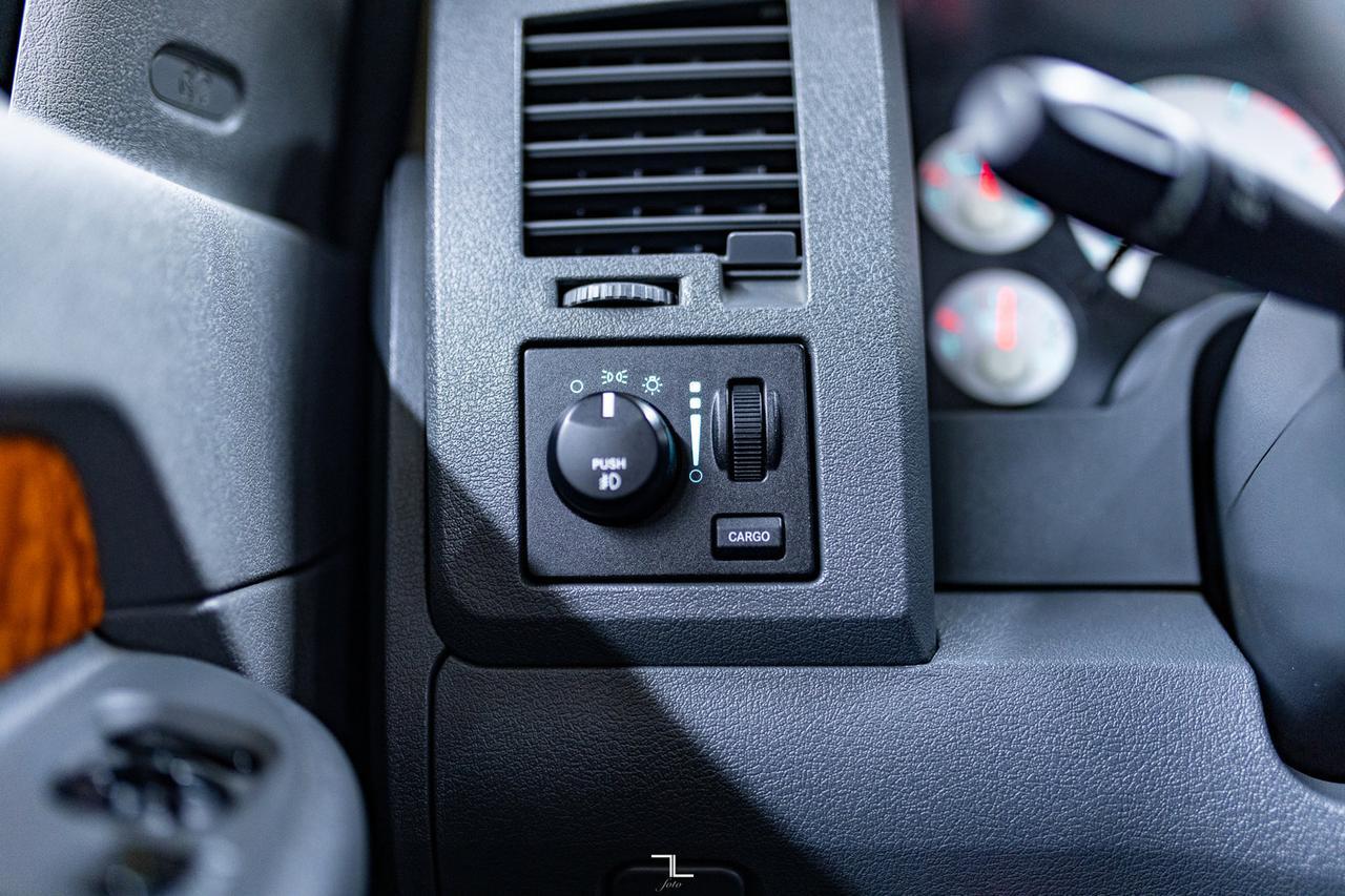 2006 Dodge Ram 2500 4x4 Reg Cab SLT Longbox Diesel Red Deer AB