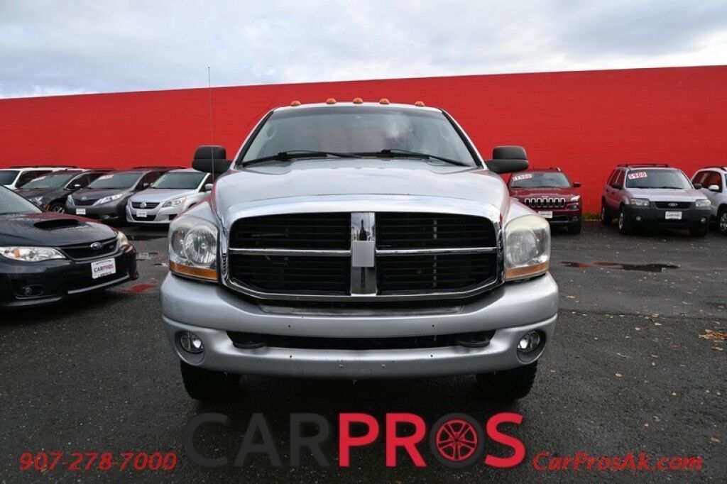 2006 Dodge Ram 3500 ST - 4X4 - 5.9L HO Diesel - Dually - 6 Speed Manual Transmission - Quad Cab - Cruise Control - Tow Package