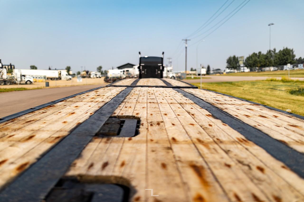 2006 Doepker Super B Steel Flat Deck Trailers Red Deer AB