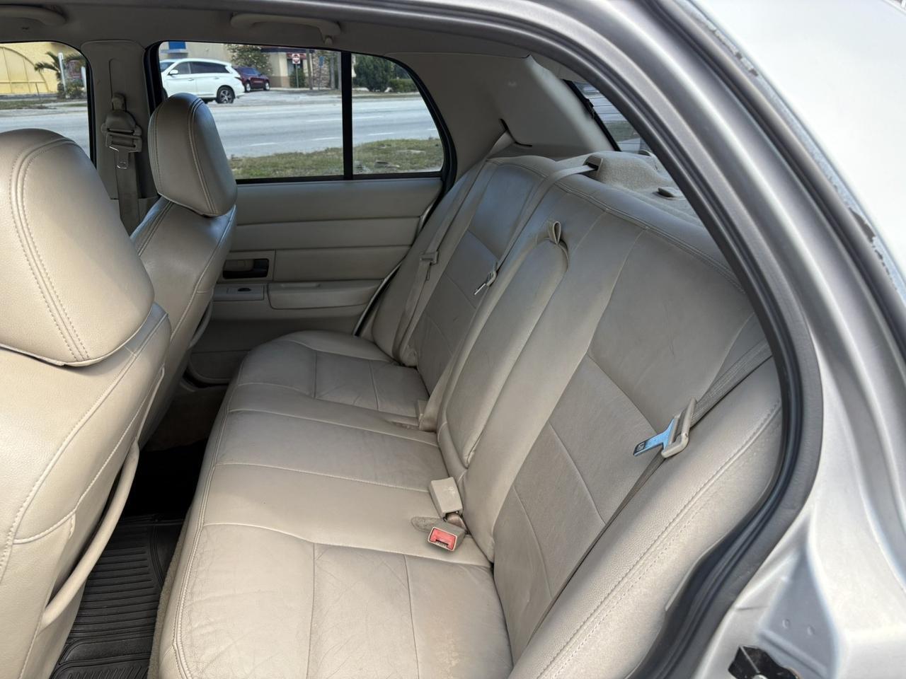 2006 Ford Crown Victoria LX Fort Pierce FL
