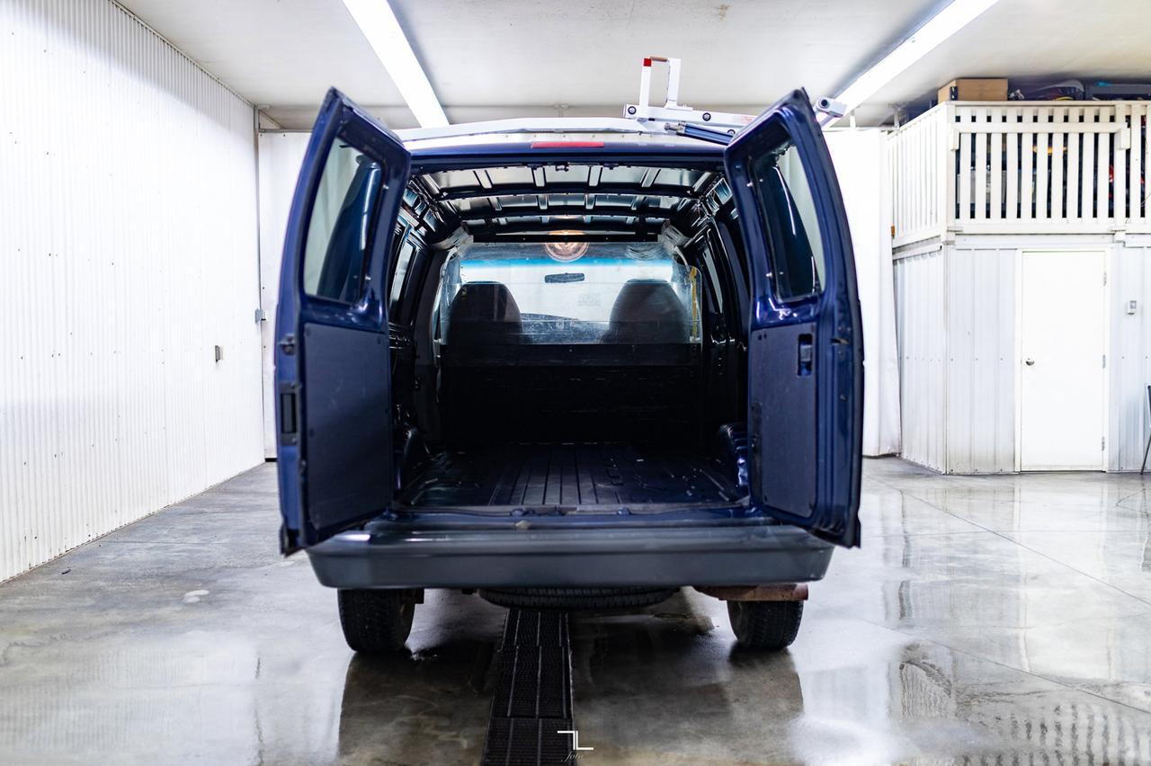 2006 Ford E-250 Cargo Van Red Deer AB