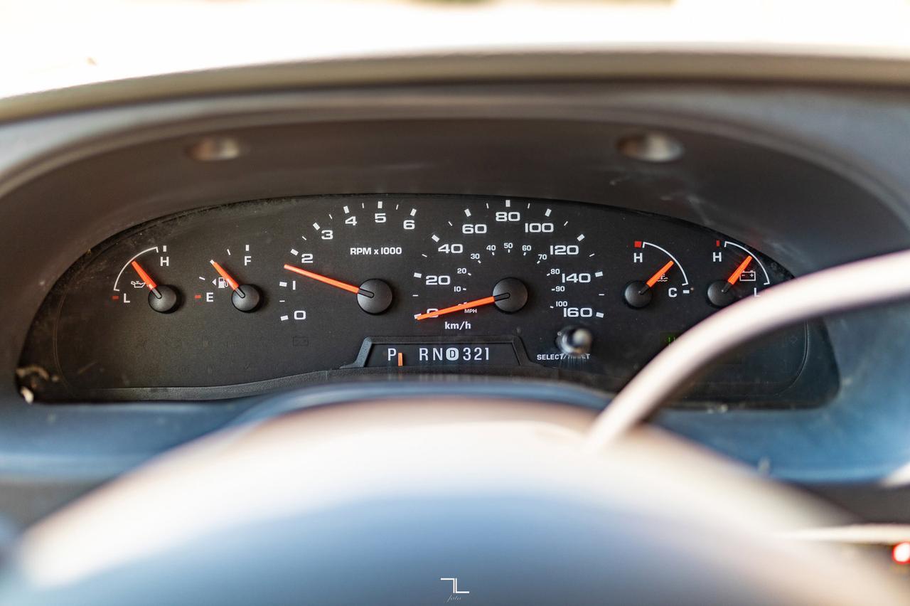 2006 Ford E-450 18 Passenger Wheelchair Lift Red Deer AB