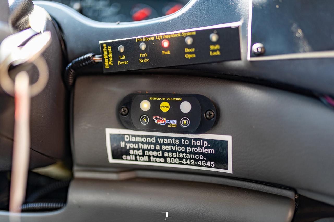 2006 Ford E-450 18 Passenger Wheelchair Lift Red Deer AB