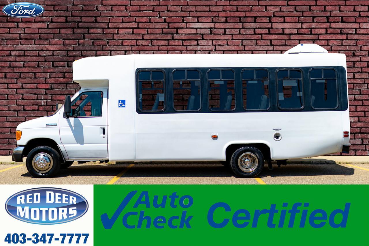 2006 Ford E-450 18 Passenger Wheelchair Lift