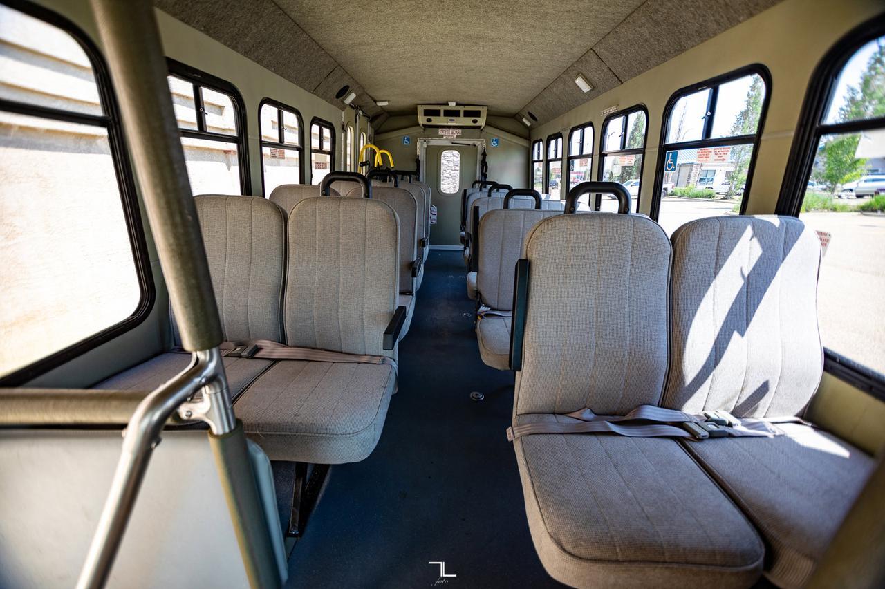 2006 Ford E-450 18 Passenger Wheelchair Lift Red Deer AB