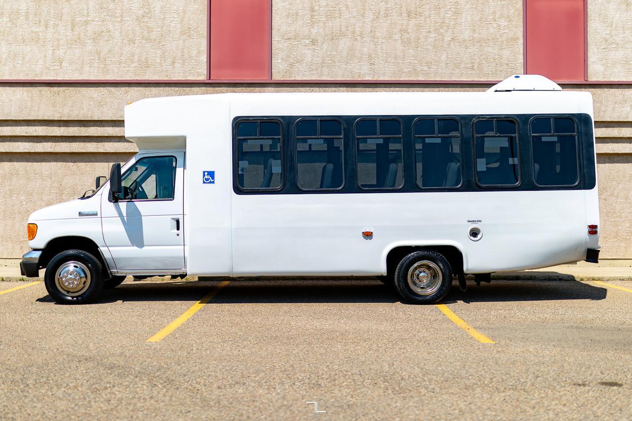 2006 Ford E-450 18 Passenger Wheelchair Lift Red Deer AB