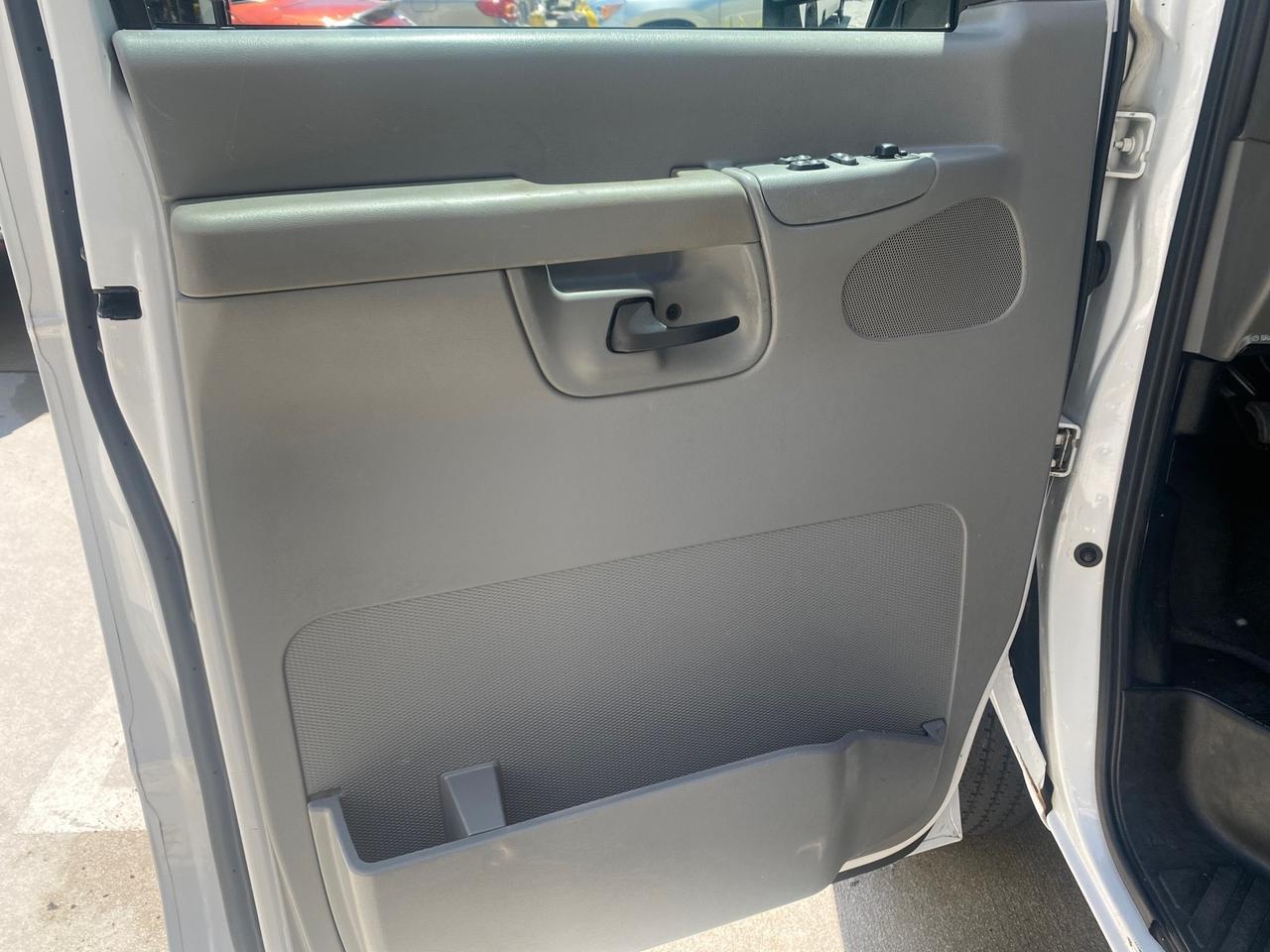 2006 Ford Econoline Cargo Van E350 LOW MILES 66,160 Pompano Beach FL