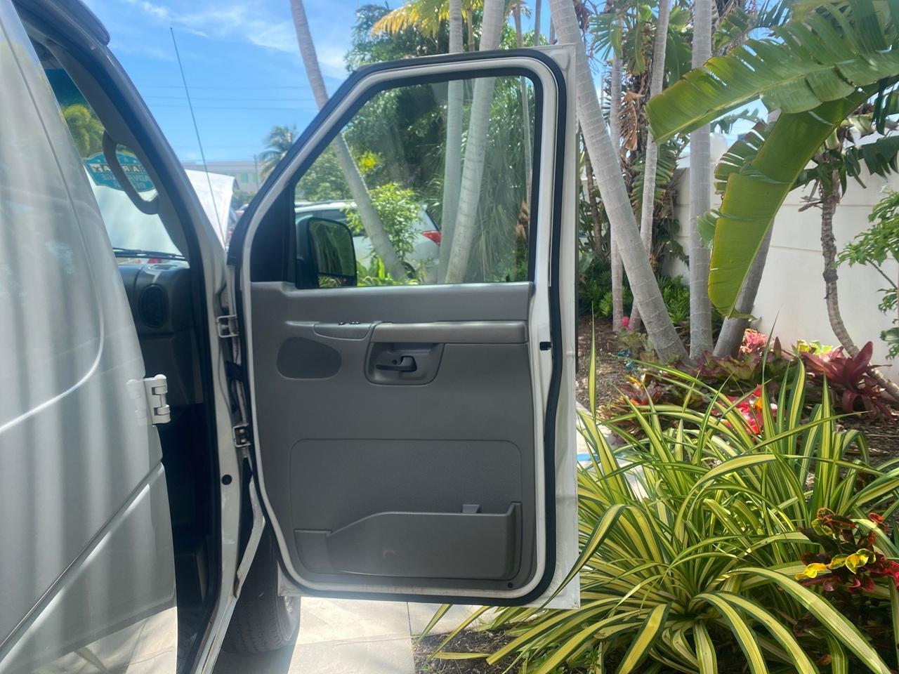 2006 Ford Econoline Cargo Van E350 LOW MILES 66,160 Pompano Beach FL