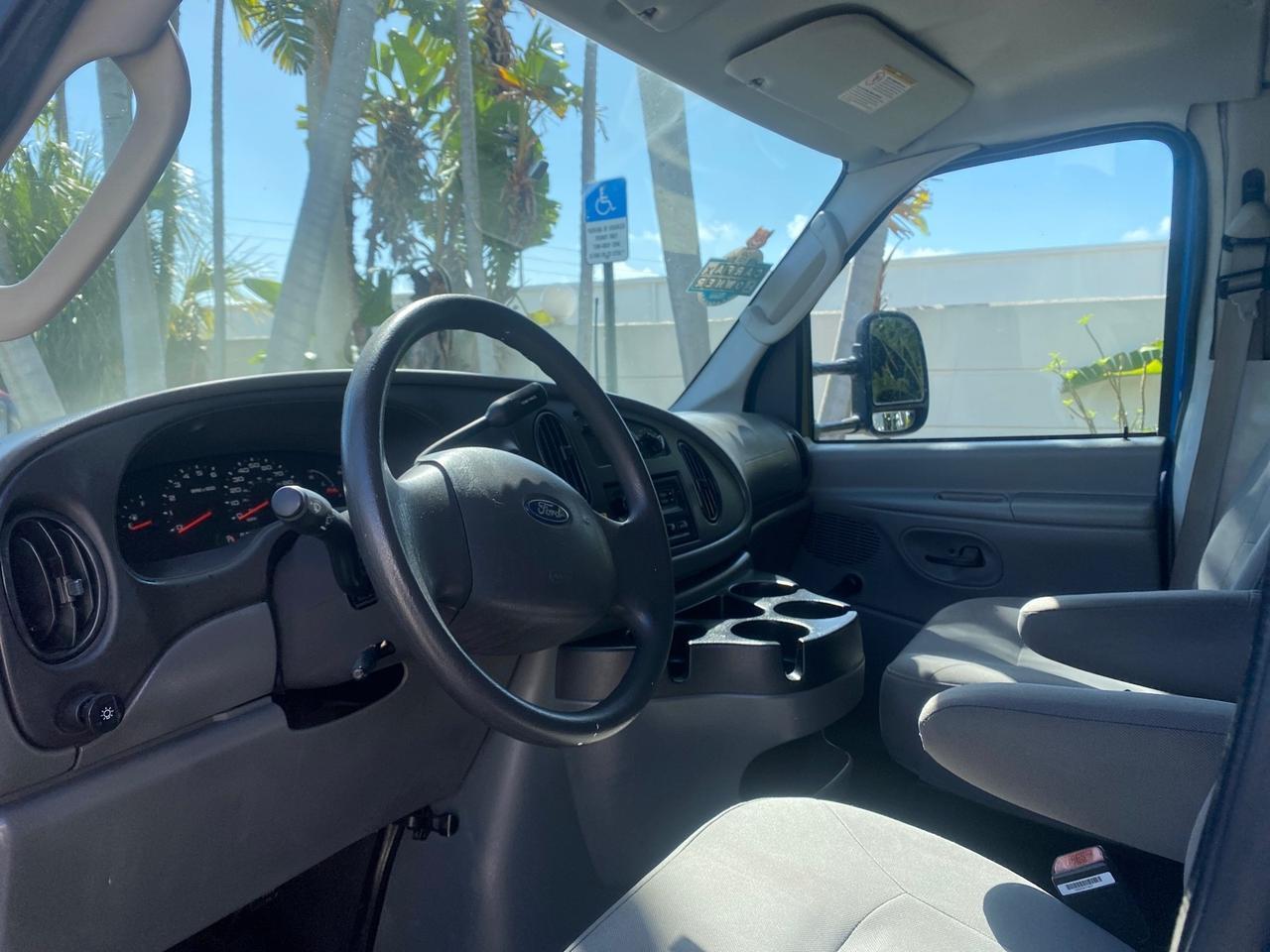 2006 Ford Econoline Commercial Cutaway LOW MILES 27,641 1 OWNER Pompano Beach FL