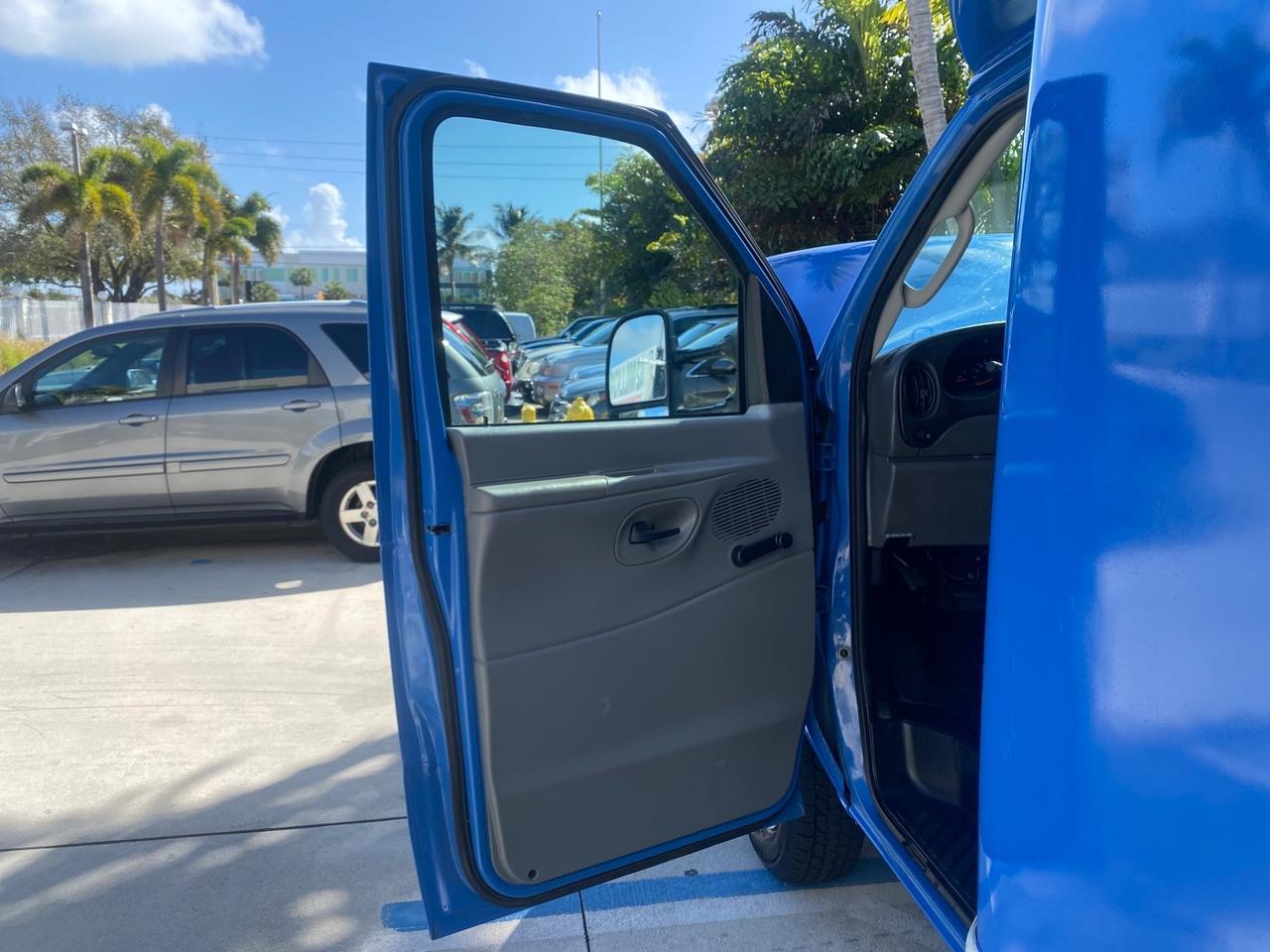 2006 Ford Econoline Commercial Cutaway LOW MILES 27,641 1 OWNER Pompano Beach FL