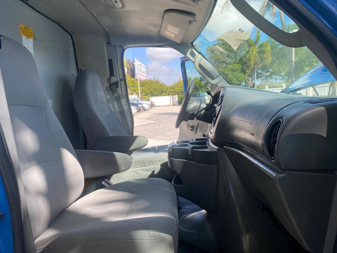 2006 Ford Econoline Commercial Cutaway LOW MILES 27,641 1 OWNER Pompano Beach FL