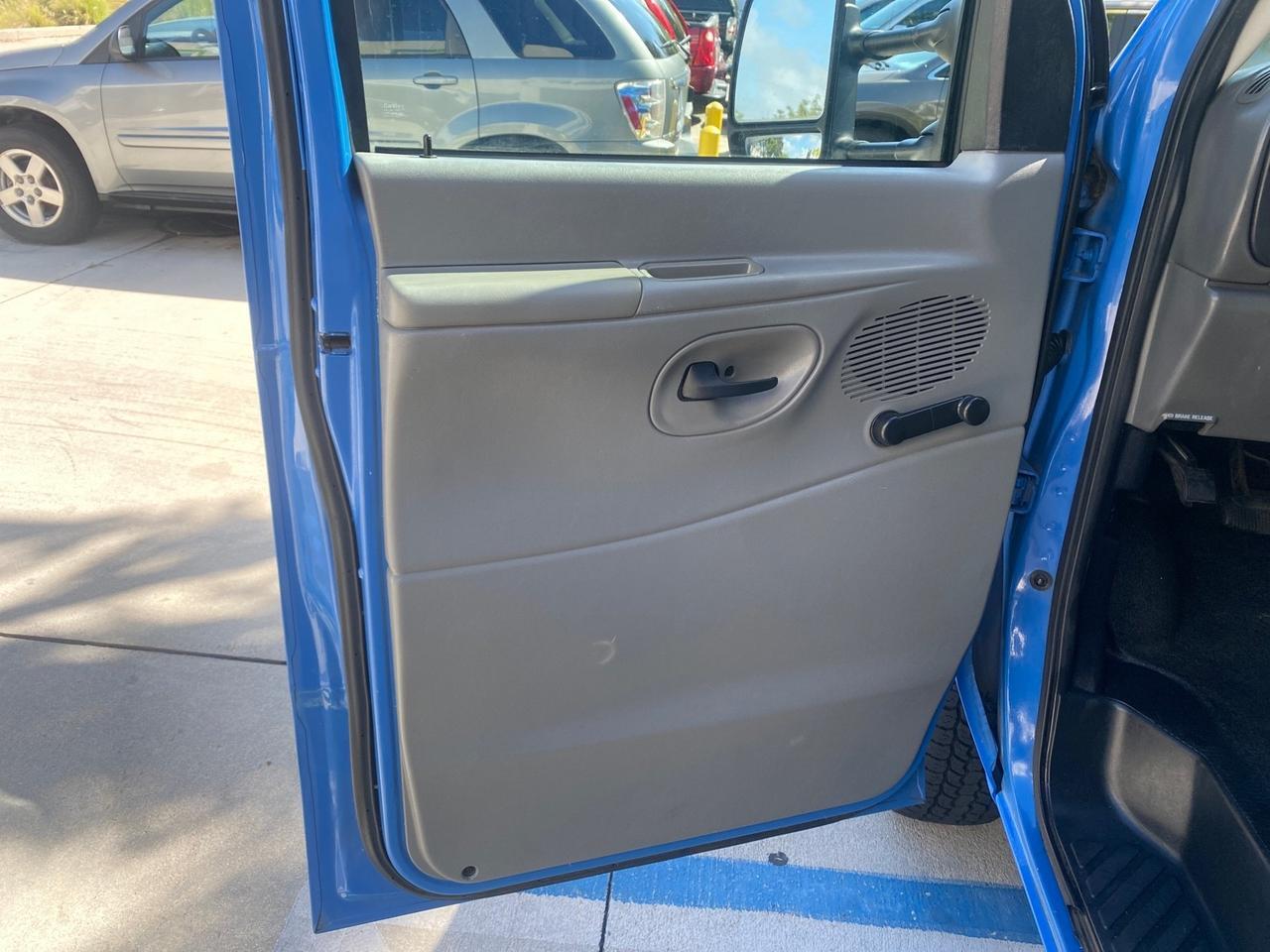 2006 Ford Econoline Commercial Cutaway LOW MILES 27,641 1 OWNER Pompano Beach FL